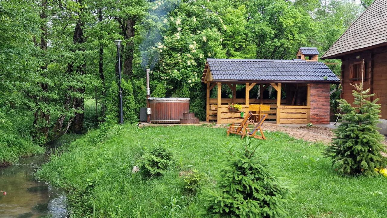 Vodenica Vrelo Chalets Vrelo Koreničko Szoba fotó