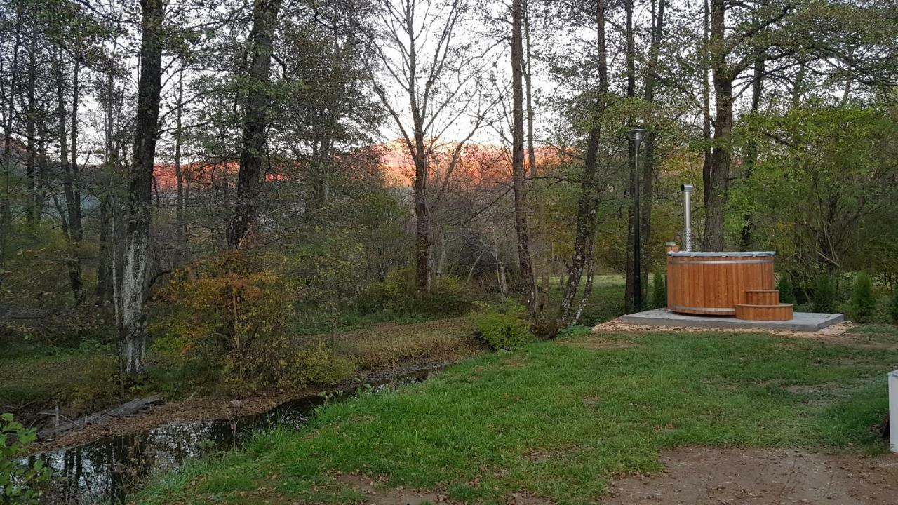 Vodenica Vrelo Chalets Vrelo Koreničko Kültér fotó